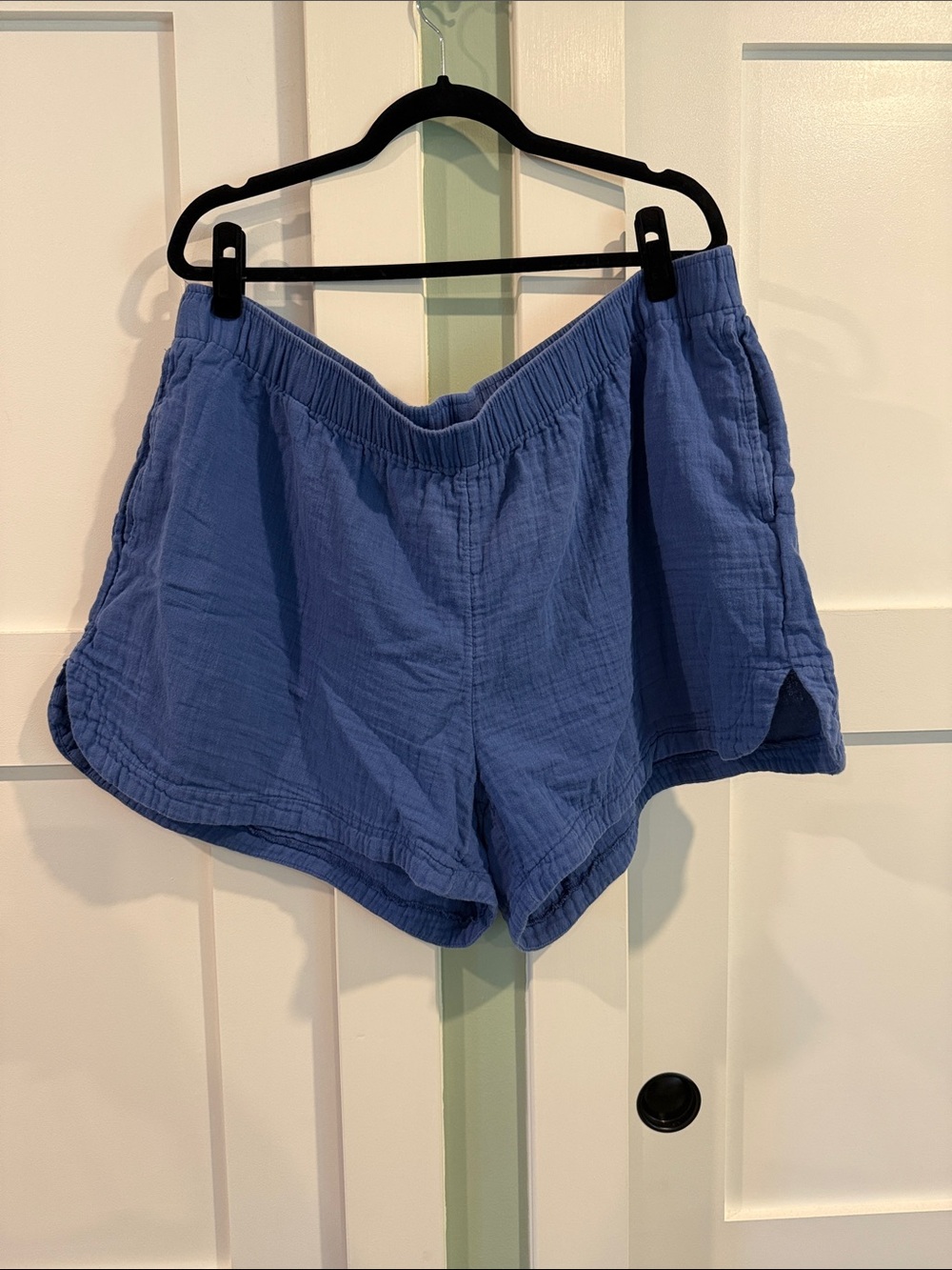 Old Navy Lightweight Blue Elastic-Waist Athletic Shorts